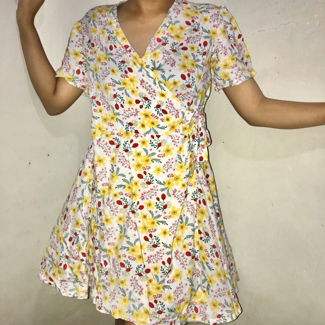 short floral wrap dress
