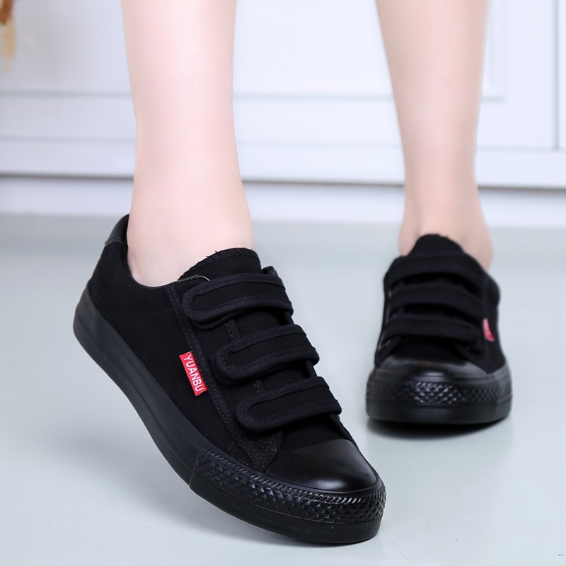 all black female sneakers