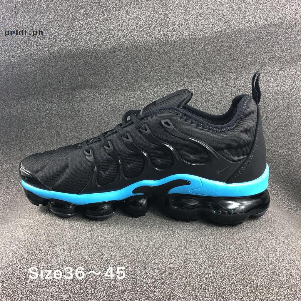 black and blue vapormax plus