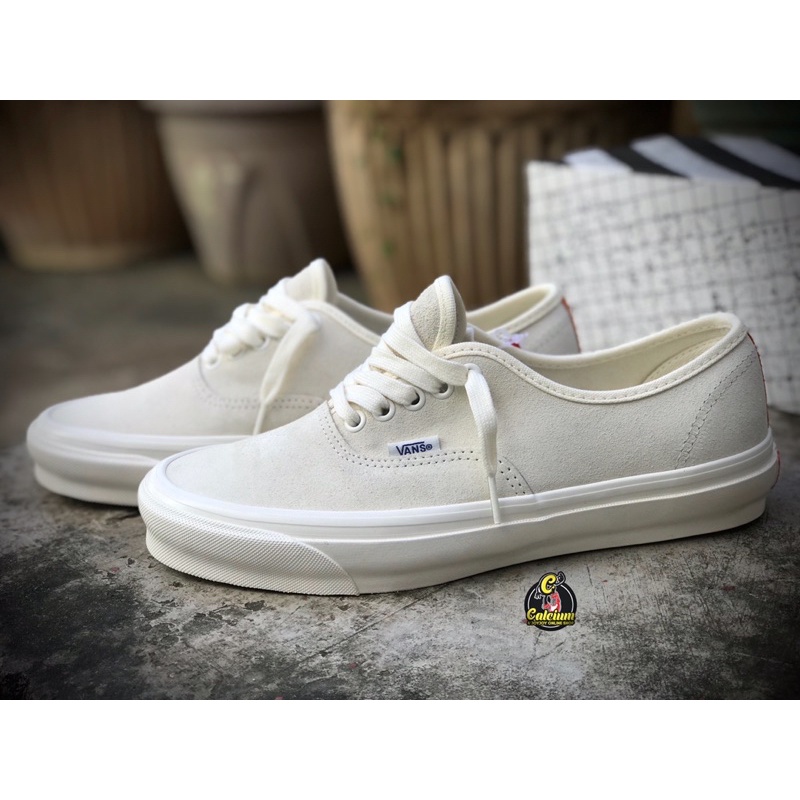 vans authentic antique white