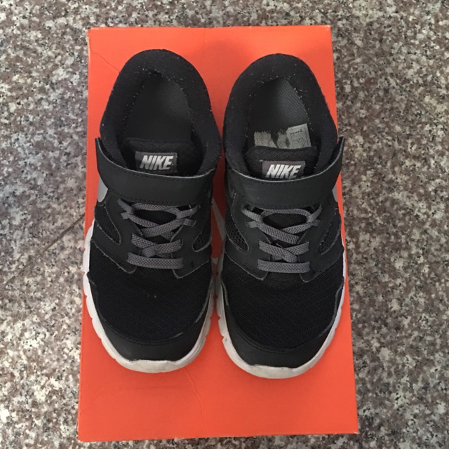 rubber shoes for girl nike