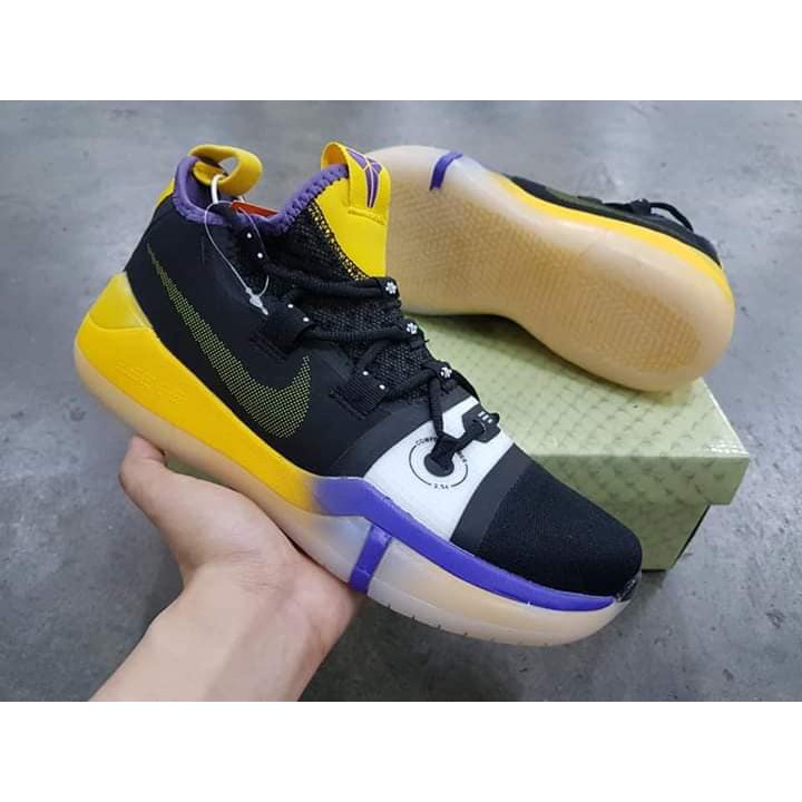 kobe ad black and yellow