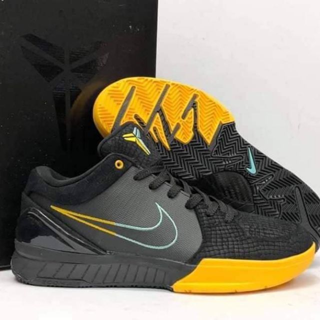 kobe 4 undefeated black