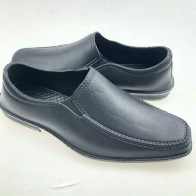 durable slip on shoes