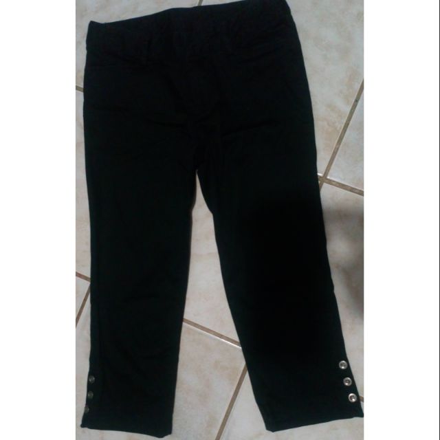 black capri jeans