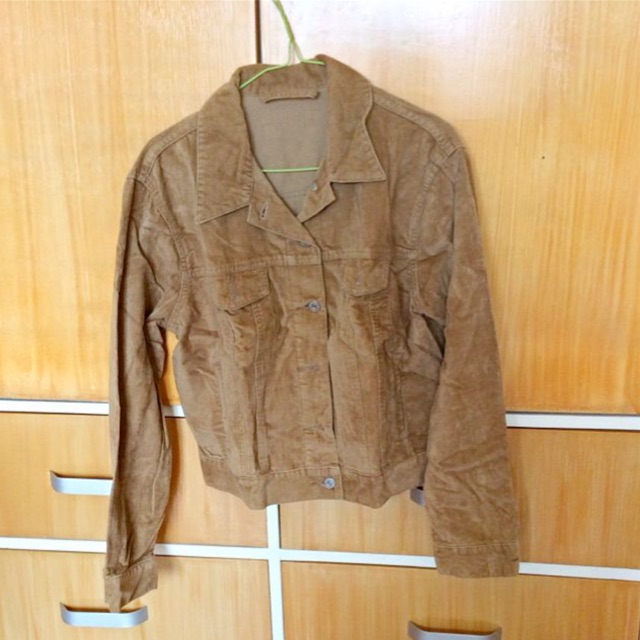 brown levis denim jacket