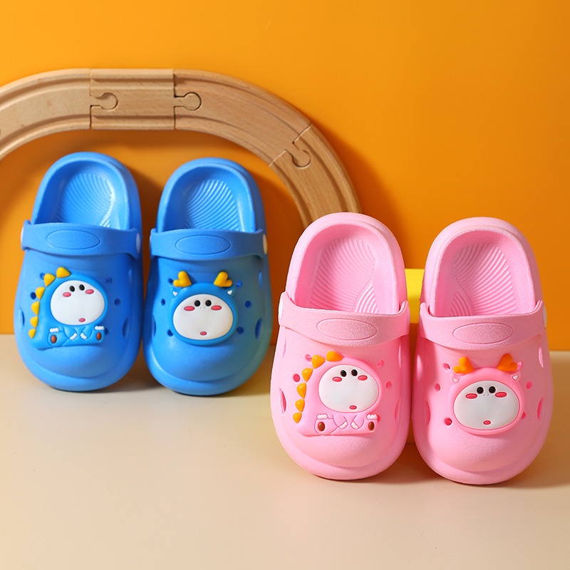 Girls slippers / summer cave shoes / new cartoon cute sandals for home use / beach soft bottom children's sandals