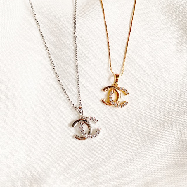 chanel logo diamond necklace