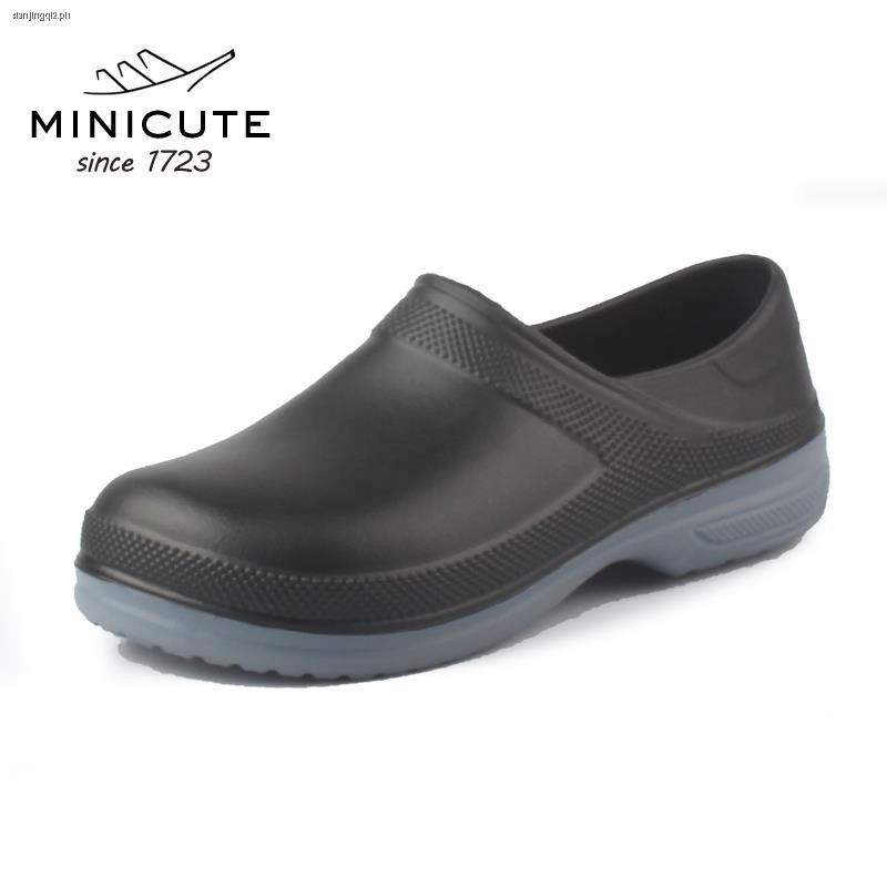 solid black non slip shoes