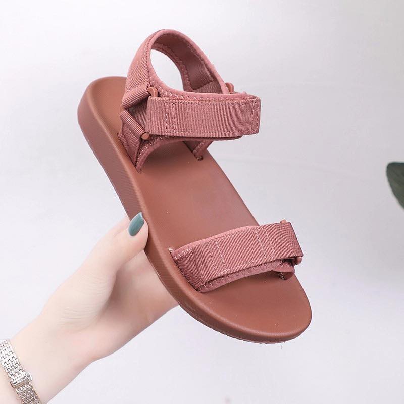 flat sandals