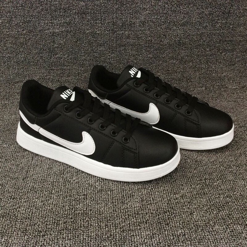 nike low cut sneakers