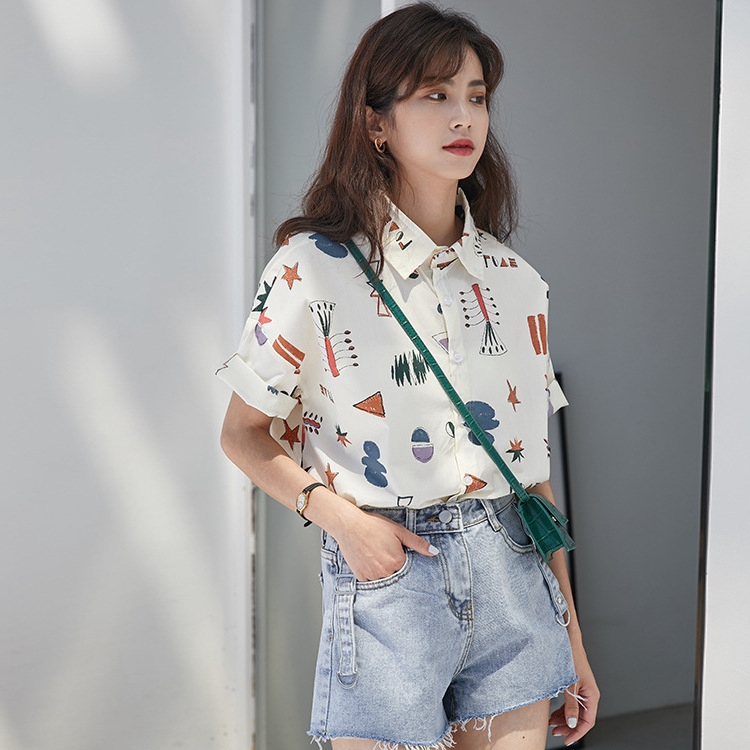 Girl In Shorts And Shirt Sarojapharma Com