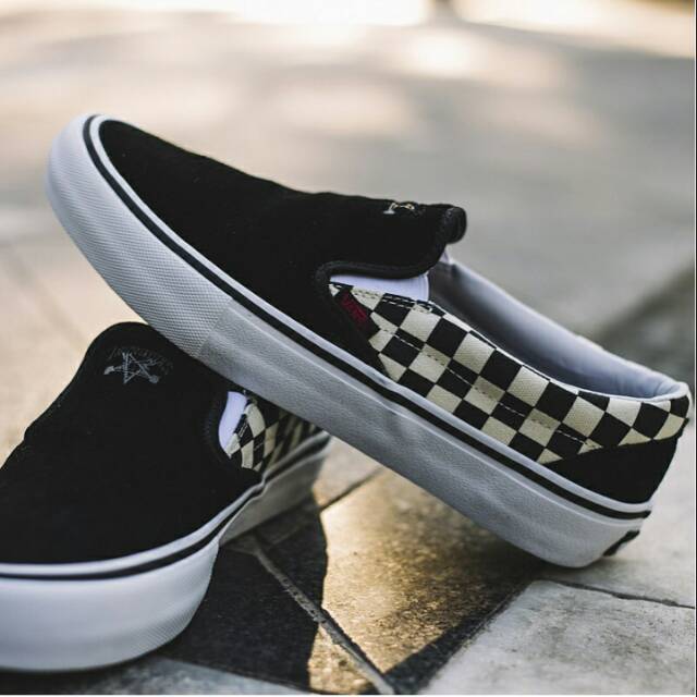 vans slip on x thrasher