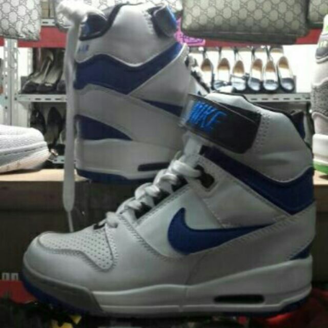 wedge sneaker nike