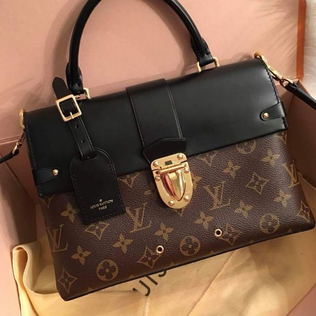 louis vuitton flap bag