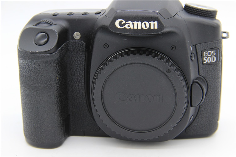 Canon EOS-50D DSLR Camera with Canon EF-S 18-135mm IS Lens