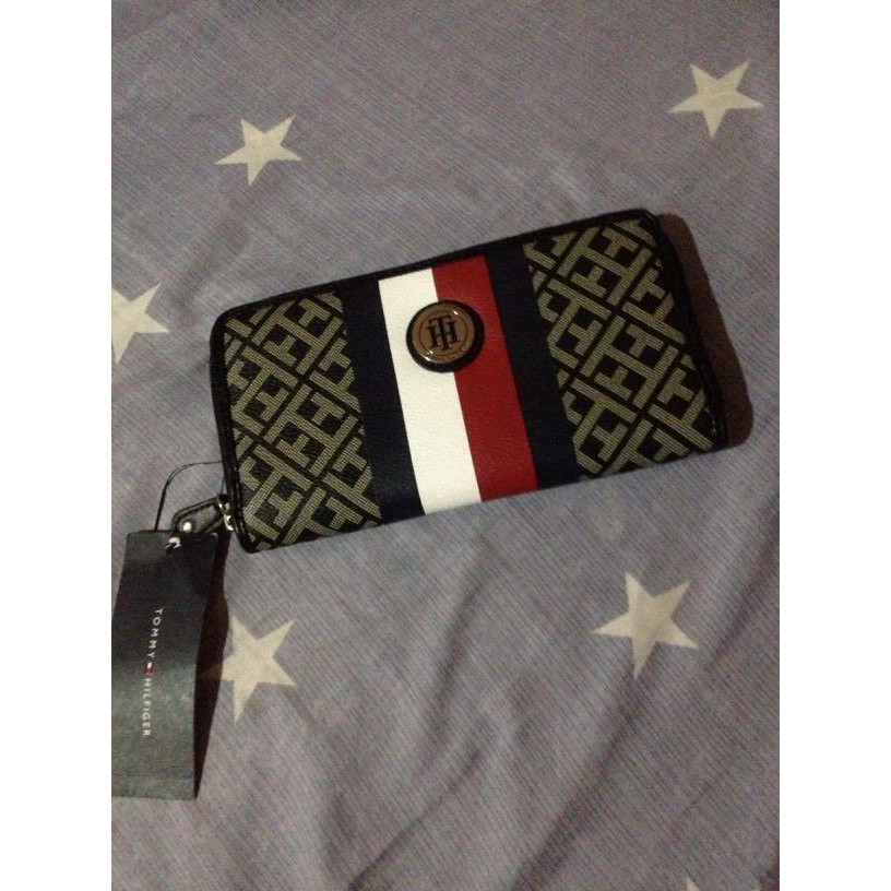 tommy hilfiger money bag