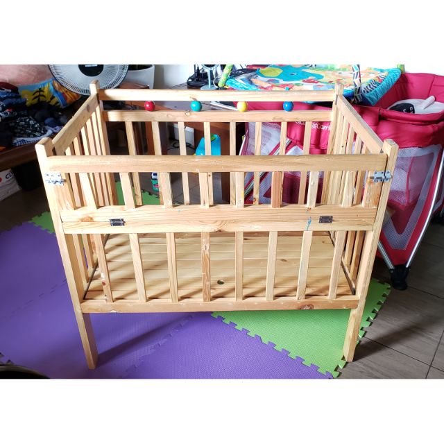 folding wooden crib