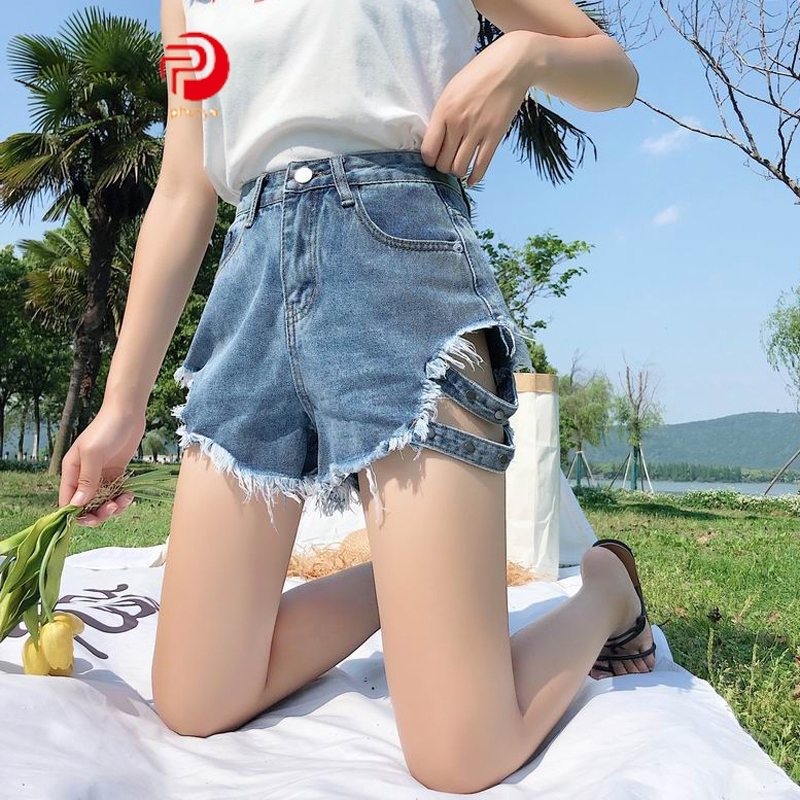 jean shorts that are loose on thighs