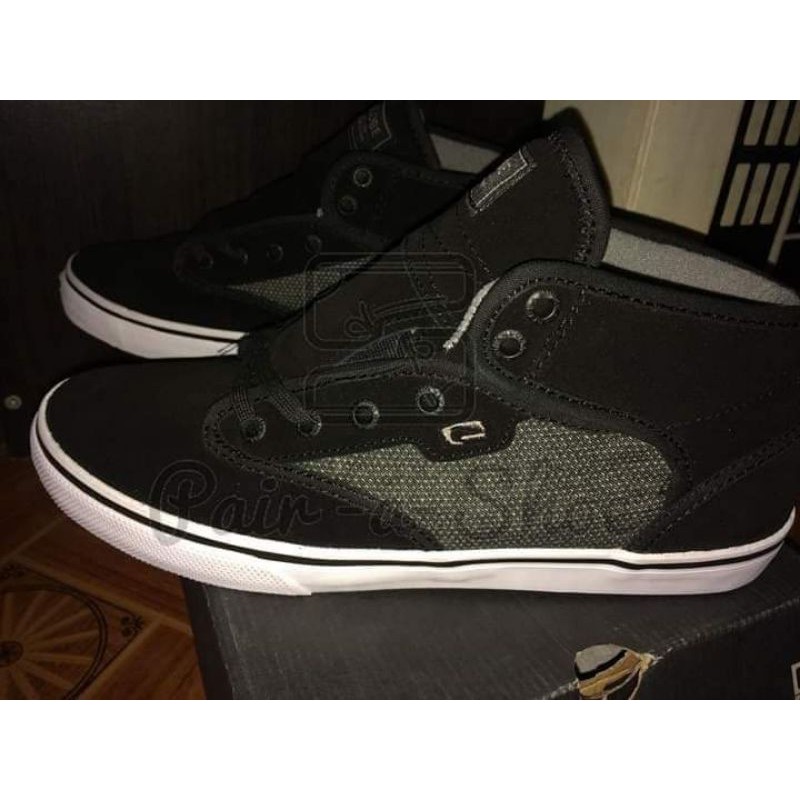 sneakers globe
