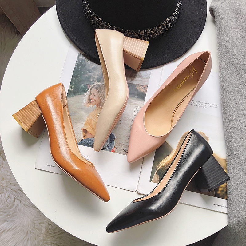 vintage pumps shoes