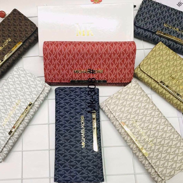 michael kors wallet used