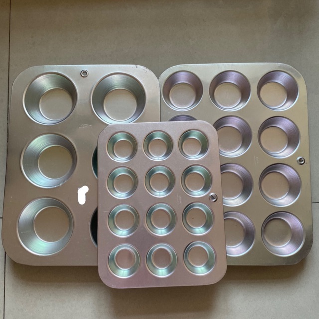 aluminum muffin tins