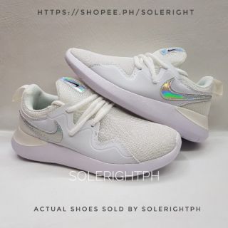 nike tessen pink hologram