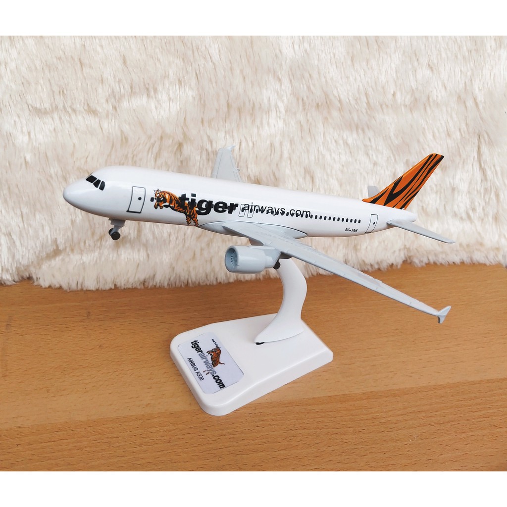 diecast airplane