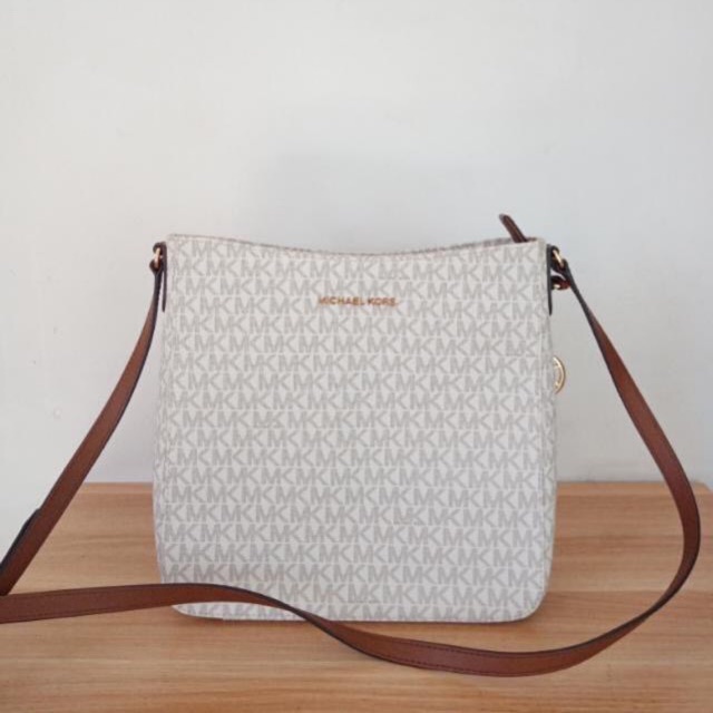 michael kors white sling bag