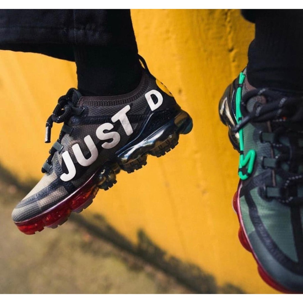 nike vapormax smiley face