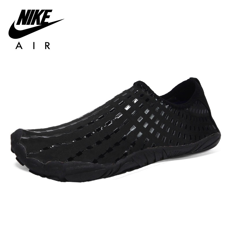 aqua water shoes nike