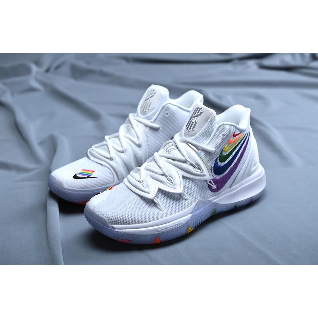 Nike Kyrie 5 SBSP 'Patrick Star' Sneaker Politics