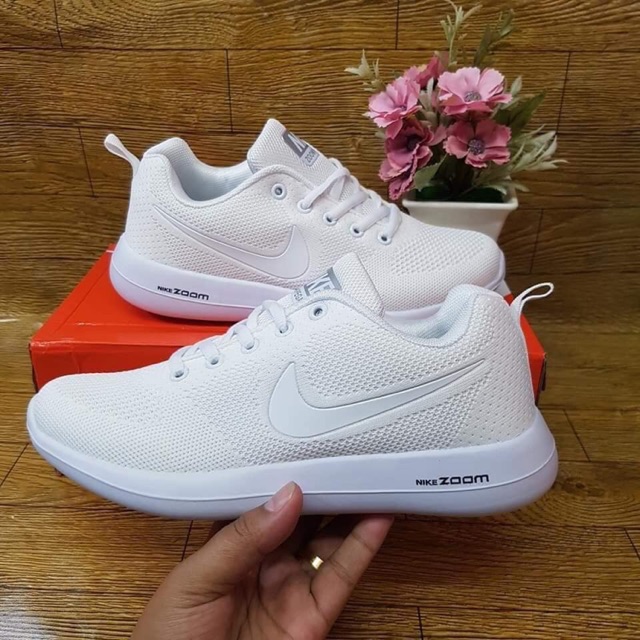 nike hyperdunk 2017 flyknit triple white