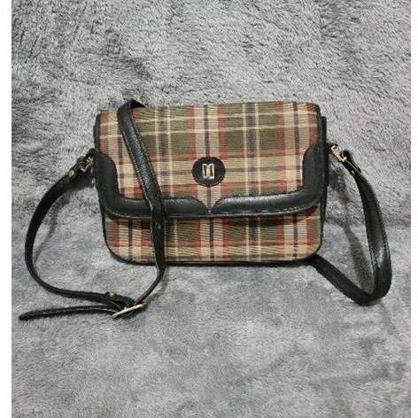 Preloved Checkered DAKS Sling Bag | Shopee Philippines