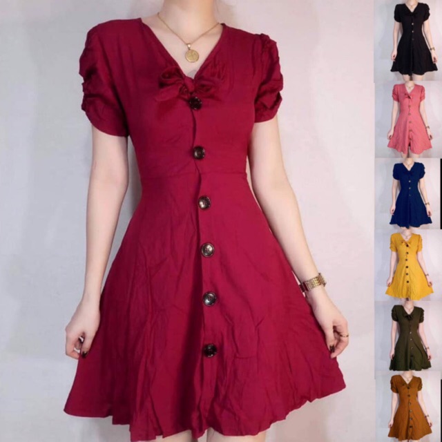 button collar dress