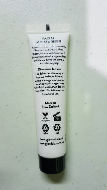 glow lab facial moisturiser