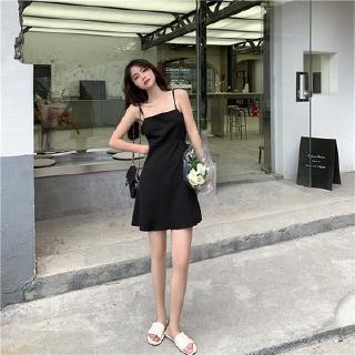 little black sleeveless dress