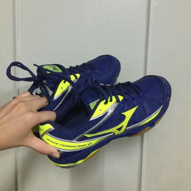 mizuno wave hurricane 2