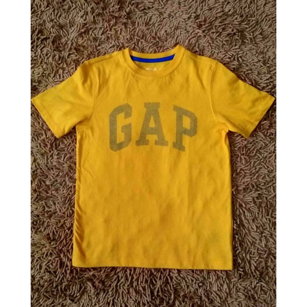 gap yellow shirt