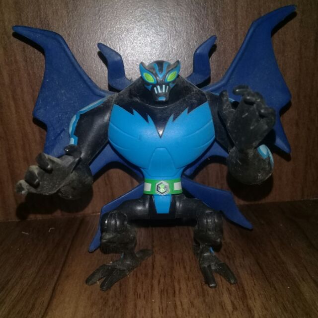 ben 10 omniverse big chill toy