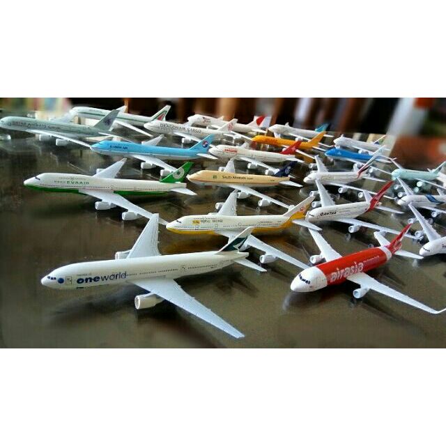 diecast commercial airplanes