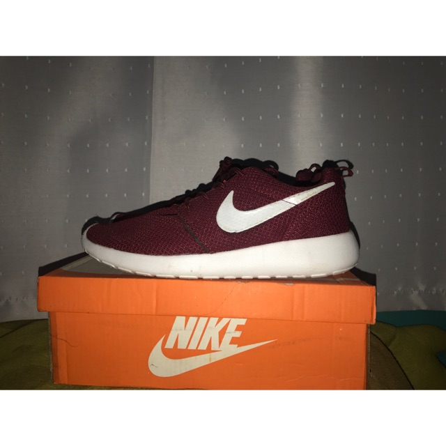 roshe run maroon