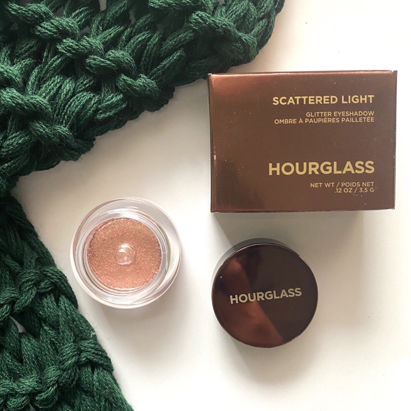Hourglass Scattered Light Glitter Eye Shadow in Aura (Full Size