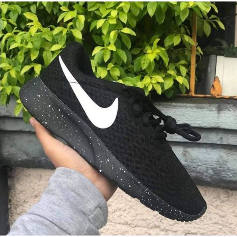 nike tanjun oreo