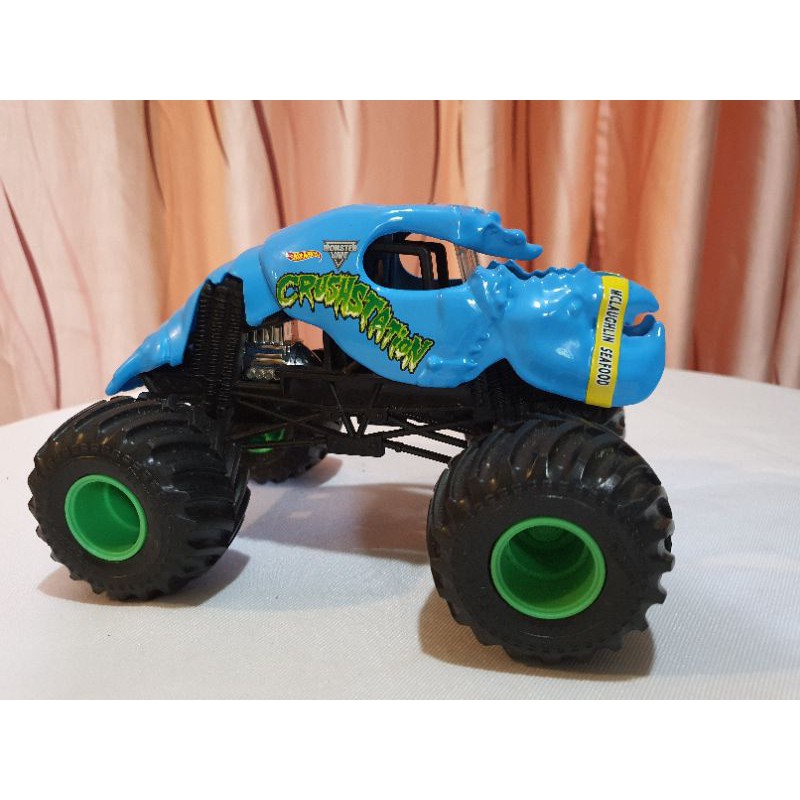 crushstation monster truck toy