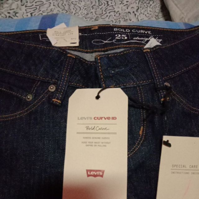 levis bold curve jeans