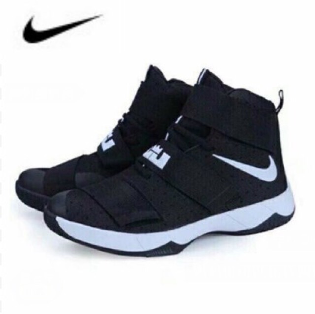 nike high cut basketball shoes