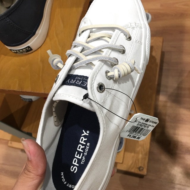 white sneakers sperry