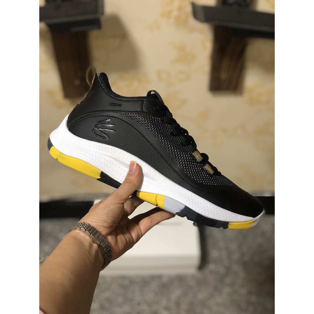 curry gym shoes
